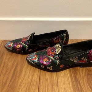 Embroidered Wishbone Collection loafers